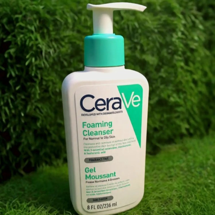 Clearer Skin, Happier You.The CeraVe Blemish Control Cleanser is a dermatologist-developed foaming gel that targets breakouts without drying out your skin. Formulated to unclog pores, remove excess oil, and calm blemishes while keeping your skin barrier healthy. Perfect for daily use.